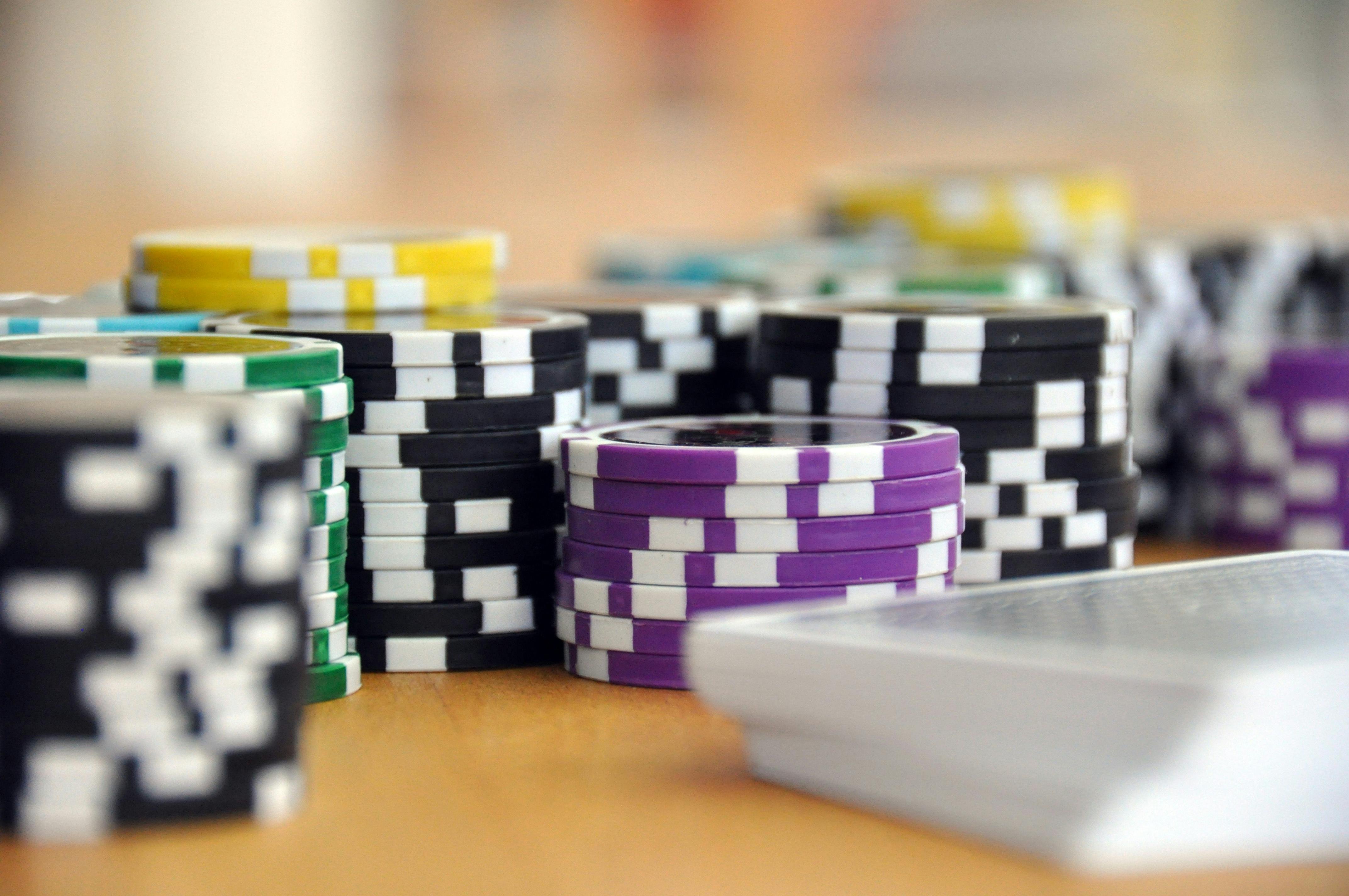Antarmuka aplikasi proplay88 menampilkan pasar sportsbook Liga 1 dan fitur live dealer